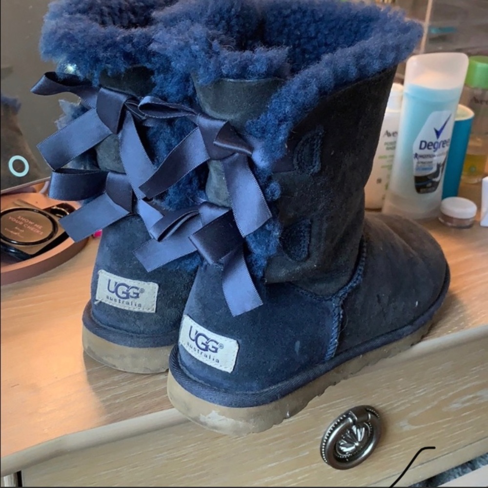 Uggs very well worn size 5